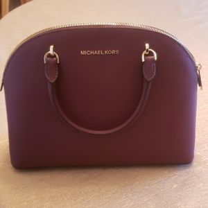 Micheal Kors purse